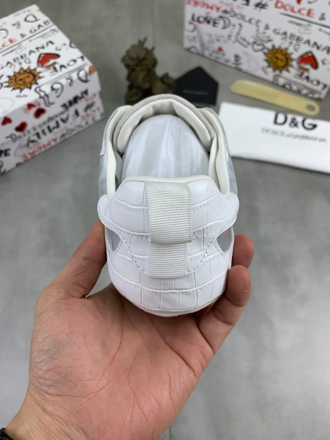 Men's men's shoes 💰P542 💰[New model] The latest hot style, top original quality, the official website synchronizes "DOLCE&GABBANA [Dolce & Gabbana] ~ High quality." The effect is low-top casual DG men's shoes, loved by many celebrities, using high-end imported first-layer calfskin splicing logo design + cowhide feet, simple and elegant, perfectly interpreting the latest inspiration of shoes, integrating classics and fashion, luxury dreams, and fashion. Suitable for drivers, light and comfortable to drive, light and breathable for outdoor travel, high-end quality, trustworthy, 3️⃣color🉑️choice! Code number: 38-46